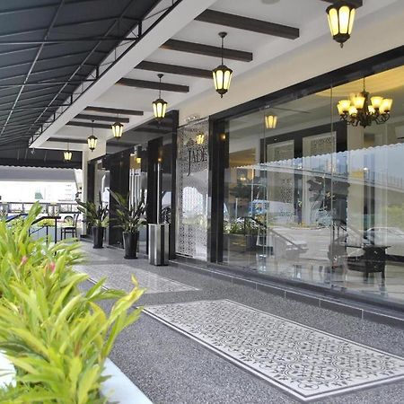 Hotel Zamburger Grand Jade Johor Bahru Kültér fotó